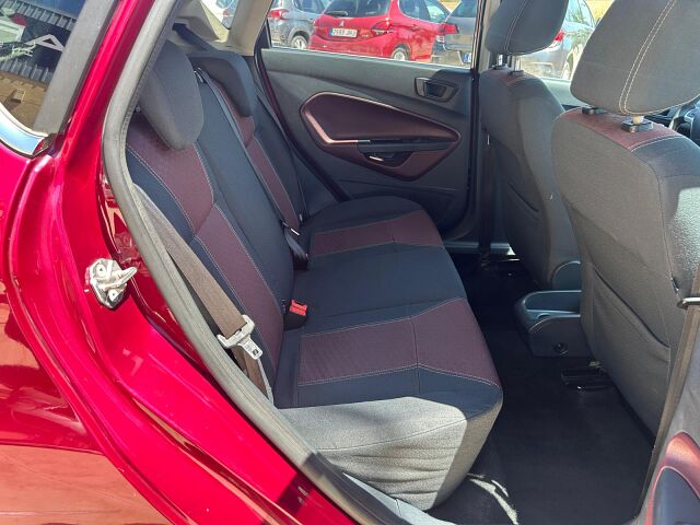 FORD FIESTA TITANIUM AUTO 1.4 SPANISH LHD IN SPAIN 71000 MILES SUPERB 2010